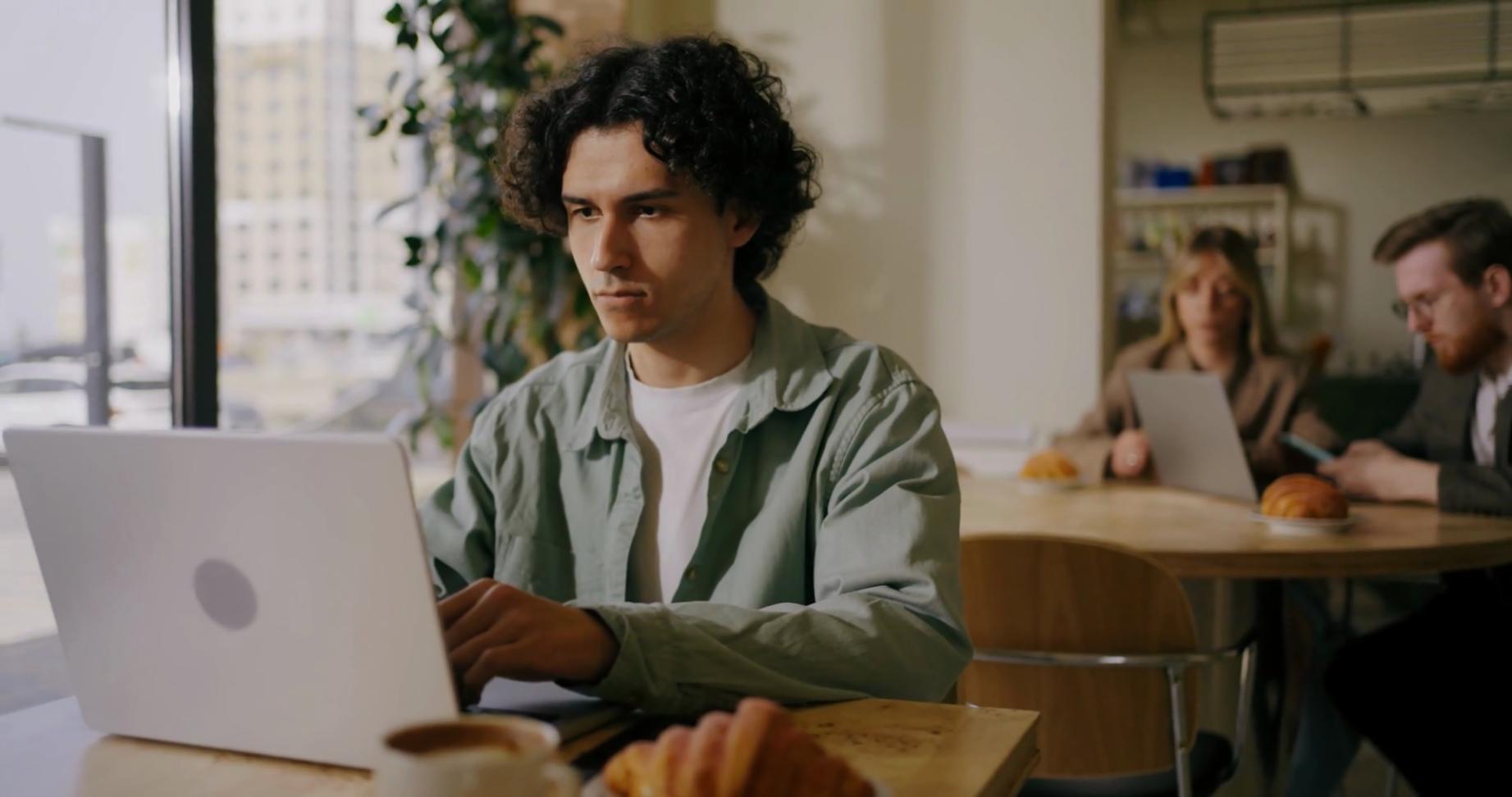 Konzentrierte Lernatmosphäre